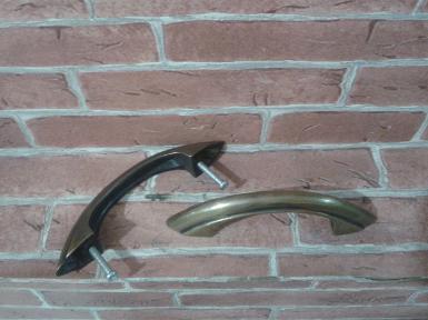 Brass Handle code C.030 size L: 120 mm. W: 21 mm. Brass Handle code C.030 size L: 120 mm. W: 21 mm.