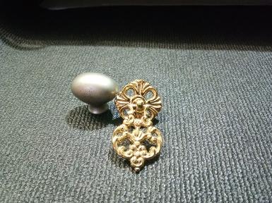 Brass pull handle Item Code FMR018 size wide 37 mm.long 65 mm. Brass pull handle Item Code FMR018 size wide 37 mm.long 65 mm.