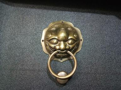 Lion Chinese handle item code Lion C.18A size wide 131 mm.long 175 mm. ring 80 mm. Thickness 8 mm. Lion Chinese handle item code Lion C.18A size wide 131 mm.long 175 mm. ring 80 mm. Thickness 8 mm.