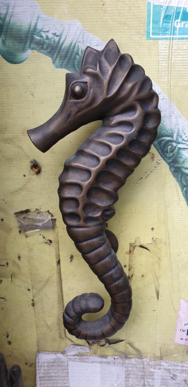 Horse sea brass door handle Item Code ACHS01 size wide 70 mm. long 350 mm. Horse sea brass door handle Item Code ACHS01 size wide 70 mm. long 350 mm.