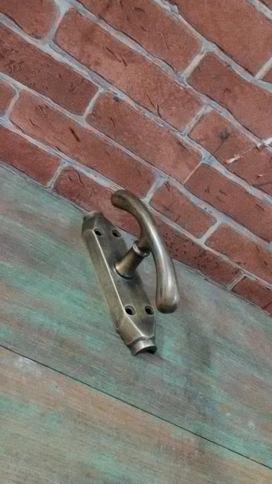 Brass knob code KS.107A size long 125 mm.wide 34 mm. high 60 mm. Brass knob code KS.107A size long 125 mm.wide 34 mm. high 60 mm.