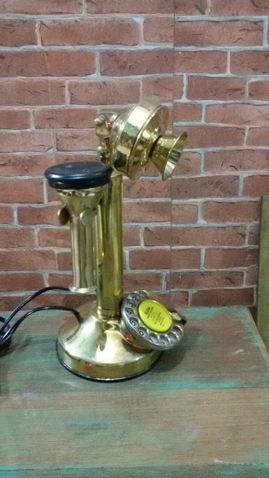 Classic telephone brass Item Code CTP09 size high 29 cm. wide 13 cm. Classic telephone brass Item Code CTP09 size high 29 cm. wide 13 cm.