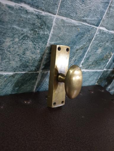 Oval Brass door lock Item Code OVAL062 size oval 62 x 34 mm base 37 x 122 mm H total 56 Oval Brass door lock Item Code OVAL062 size oval 62 x 34 mm base 37 x 122 mm H total 56