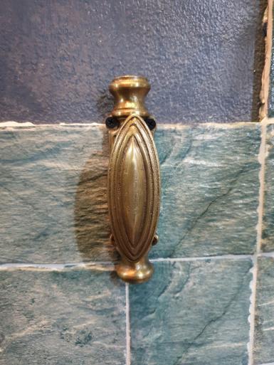 Brass Door Lock Item Code W06410 size long 154 mm wide 39 mm.handle 100 mm.wide 35mm. Brass Door Lock Item Code W06410 size long 154 mm wide 39 mm.handle 100 mm.wide 35mm.