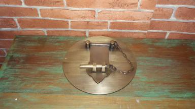 Brass door lock Code Q.017 size Dimension 150 mm. Brass door lock Code Q.017 size Dimension 150 mm.