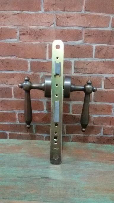 Brass knob code DH04 size handle wide 48 mm.long 115 mm. Brass knob code DH04 size handle wide 48 mm.long 115 mm.