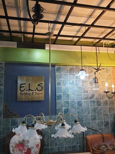 Hanging lamp brass with white glass Item Code HGL6RW size wide 70 cm long total 1 M. glass 182 mm. Hanging lamp brass with white glass Item Code HGL6RW size wide 70 cm long total 1 M. glass 182 mm.